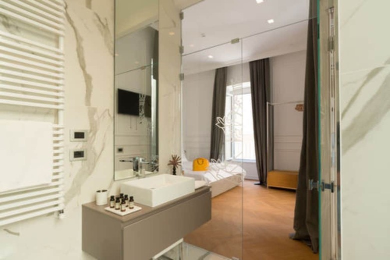 Hostal Via Chiodo Luxury Rooms
