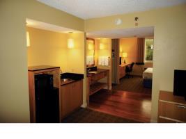 Americinn Hotel & Suites