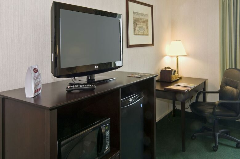 Hotel Meadowlands Plaza