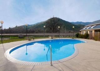 Hotel Comfort Inn  And  Suites