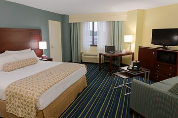 Crowne Plaza Hotel Virginia Beach