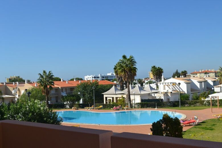 Hotel Complexo Eden Village By Garvetur