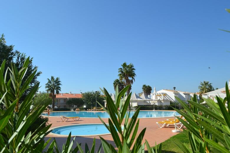 Hotel Complexo Eden Village By Garvetur