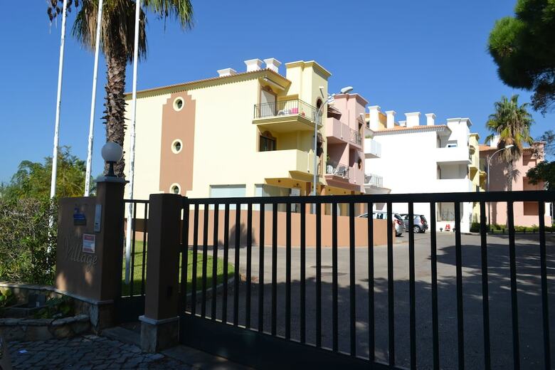 Hotel Complexo Eden Village By Garvetur