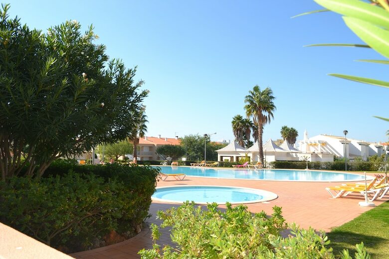 Hotel Complexo Eden Village By Garvetur
