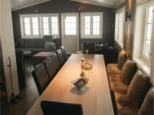 Five-bedroom Holiday Home In Lillehammer