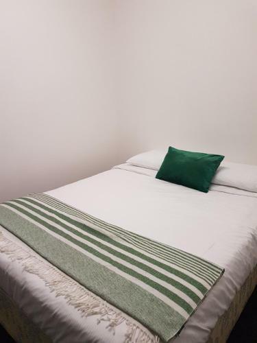 Albergue Archies Bunker Affordable Accommodation