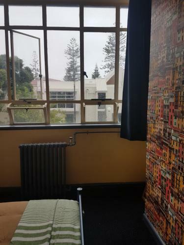 Albergue Archies Bunker Affordable Accommodation