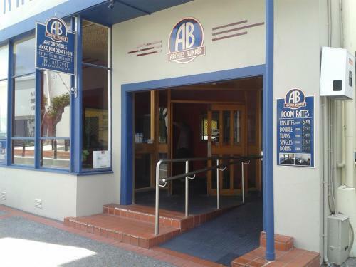 Albergue Archies Bunker Affordable Accommodation