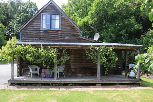 Bed & Breakfast Akaroa Country House