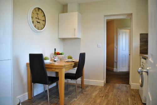 Apartamentos Lord Raglan House One Bedroom