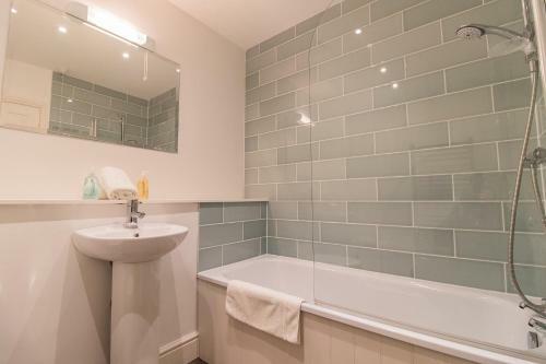 Apartamentos Lord Raglan House One Bedroom