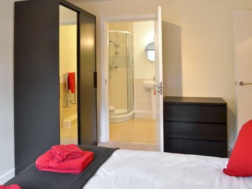 Apartment 6