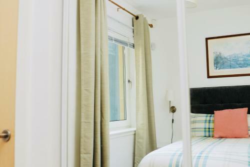 Apartment On Drybrough Crescent 3/6