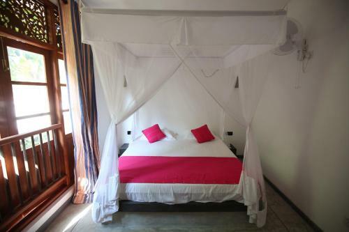 Hostal Mary's Palm Garden