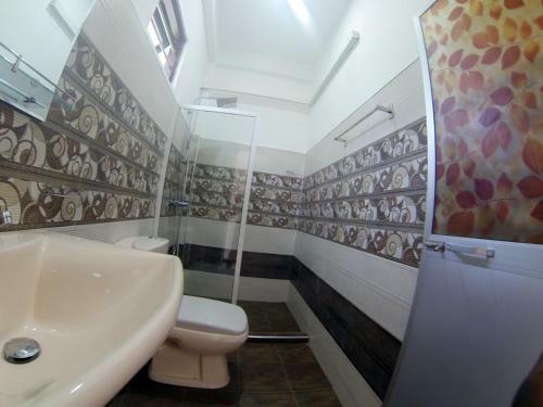 Hostal Mirissa White Plaza