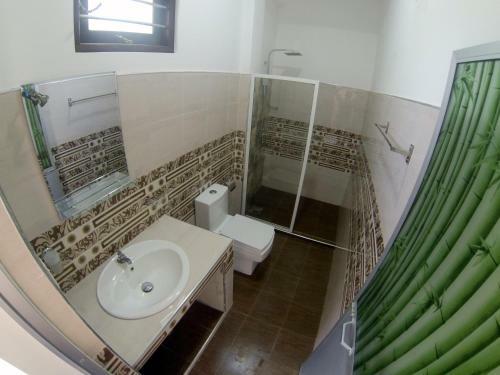 Hostal Mirissa White Plaza