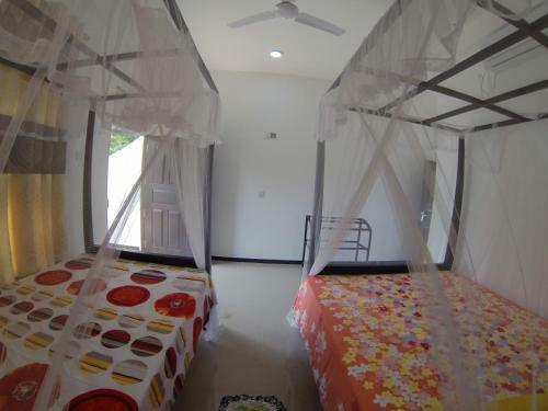 Hostal Mirissa White Plaza