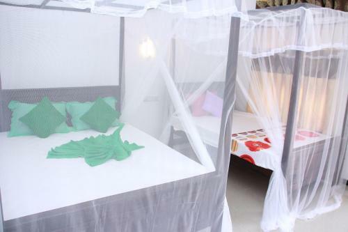Hostal Mirissa White Plaza