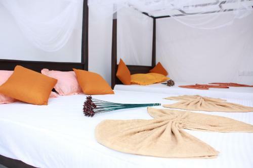 Hostal Mirissa White Plaza