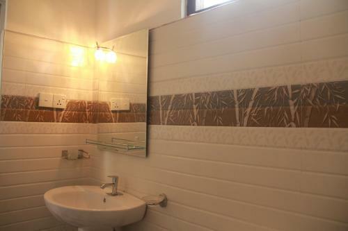 Hostal Mirissa White Plaza