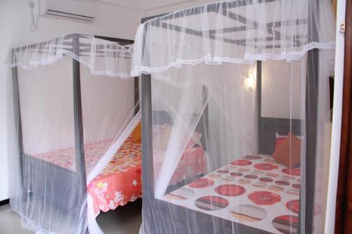Hostal Mirissa White Plaza