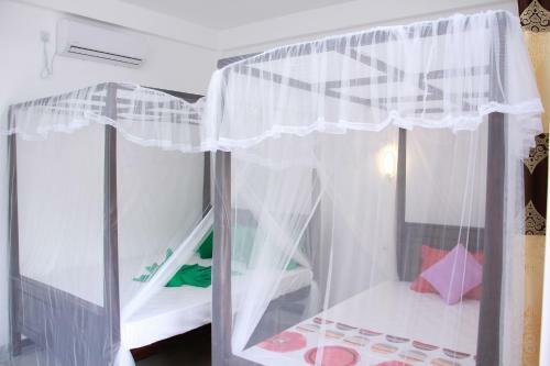 Hostal Mirissa White Plaza