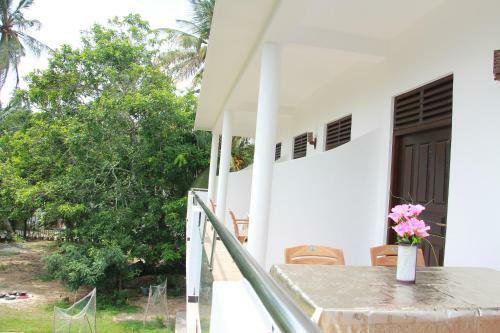 Hostal Mirissa White Plaza