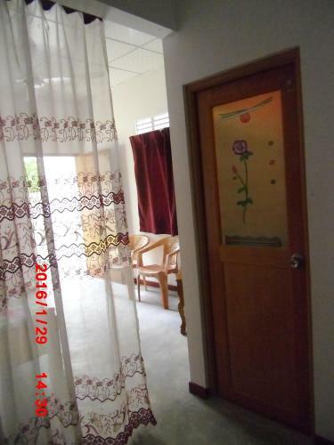 Hostal Tharu Holiday Home
