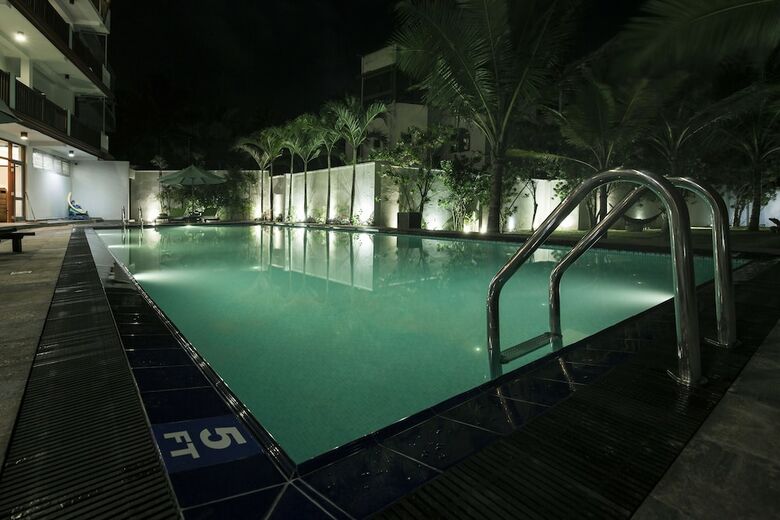 Hotel Rockside Beach Resort