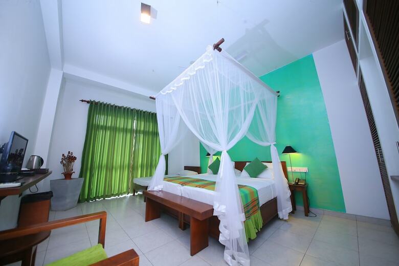 Hotel Rockside Beach Resort