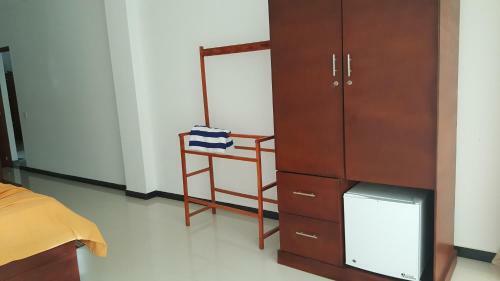 Hostal The Den Guest House