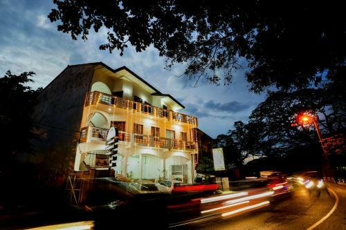 Hotel Citrus Cafe Inn