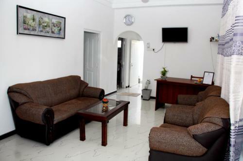Hostal Fun Whales Guest House And Hostel