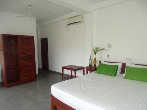 Hostal Jasmine Garden Beach Guest House