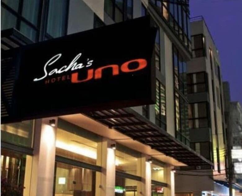 Sacha's Hotel Uno