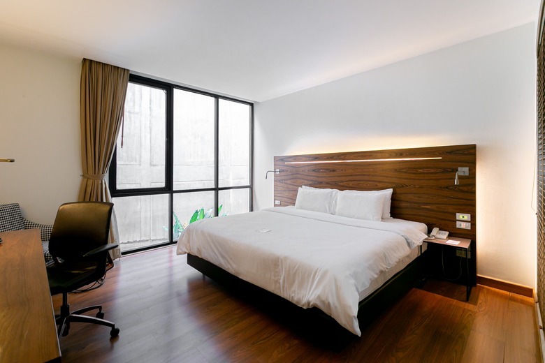 Sacha's Hotel Uno