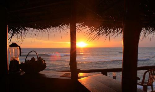Hostal Surfing Beach Guest House