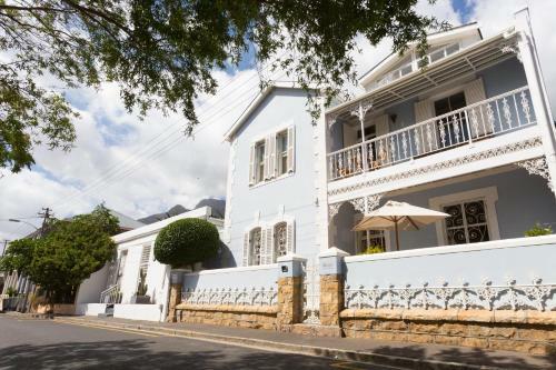 Bed & Breakfast Six On Scott Guesthouse