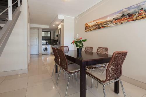 Apartamento J10 Adderley Terraces
