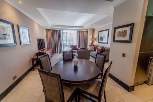 Hotel Raphael Suites