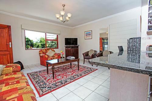 Spacious Garden Cottage