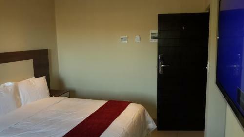 Hotel Eagle Nest Luxury Accommodation