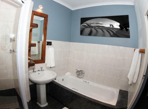 Hostal The Roundhouse Guesthouse
