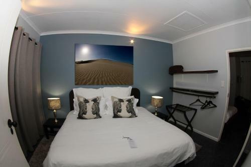 Hostal The Roundhouse Guesthouse