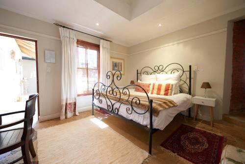 Hostal 84 On Fourth Guest House