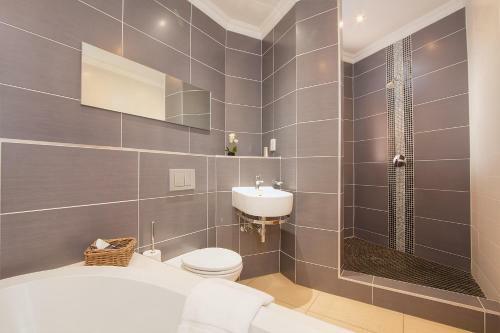 Hostal Tamboti Lodge Guest House