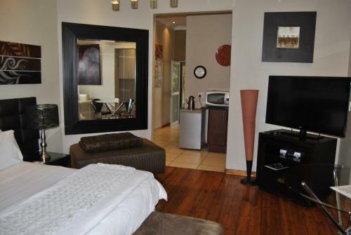 Hostal Saffron Guest House