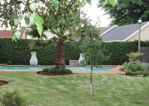 Hostal Fin And Feather Guesthouse