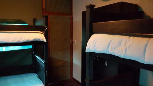 Albergue Monzi Safaris Backpackers